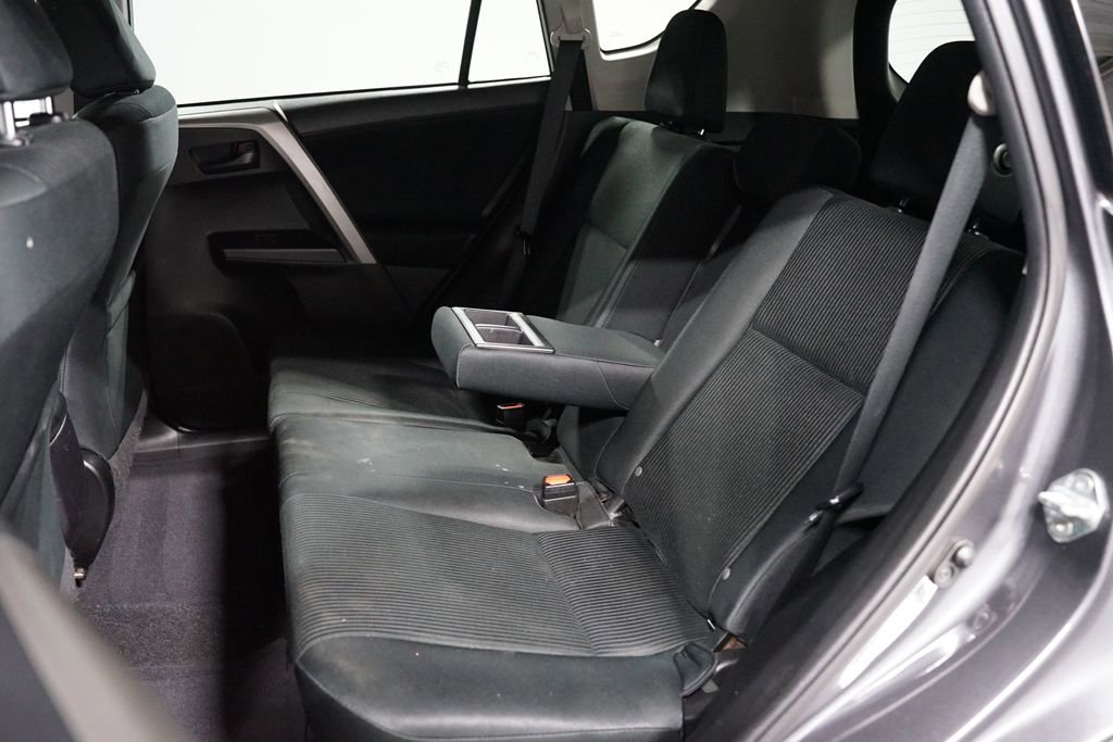 Used 2018 Toyota RAV4 LE FWD image 25