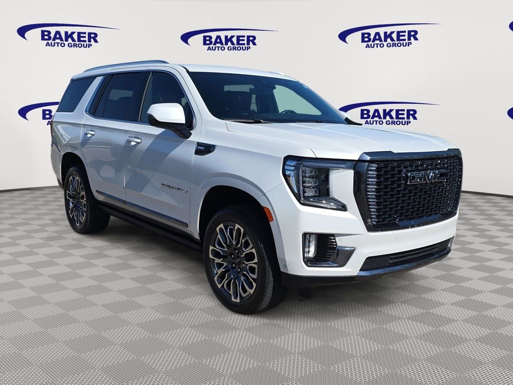 Used 2023 GMC Yukon Denali Ultimate w/ LPO, Floor Liner Package AWD/4WD image 3