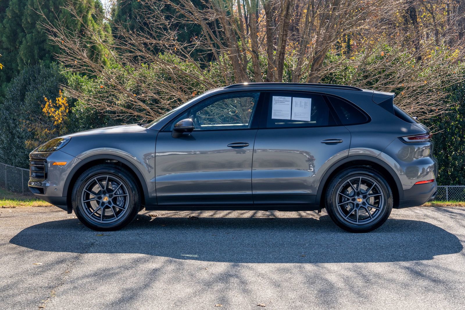 Certified 2025 Porsche Cayenne image 2