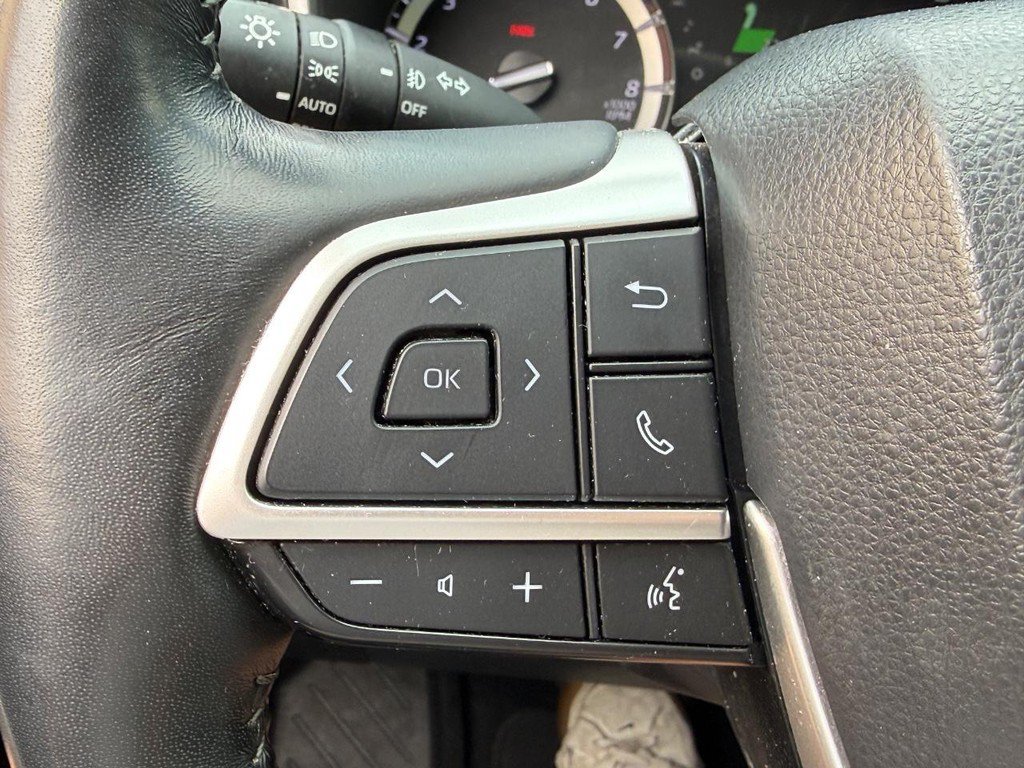 Used 2022 Toyota Highlander Limited AWD/4WD image 18