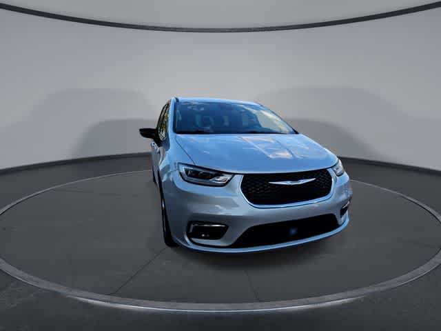Used 2024 Chrysler Pacifica Limited FWD video 2