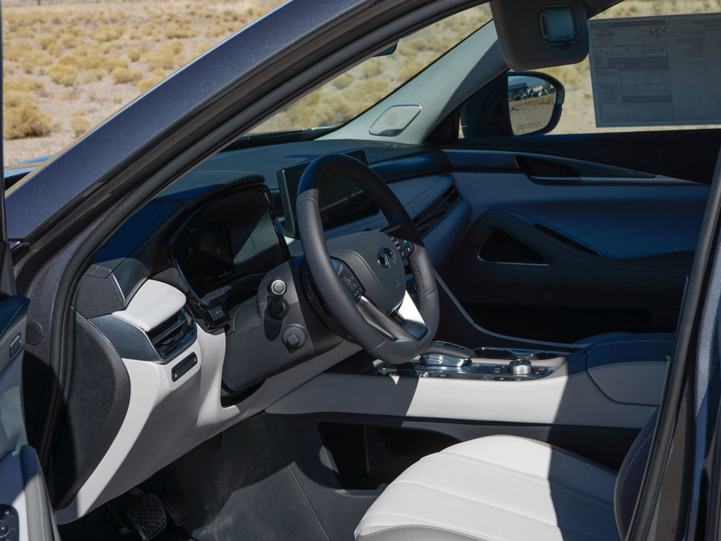 New 2026 INFINITI QX60 Luxe w/ Family Package image 24