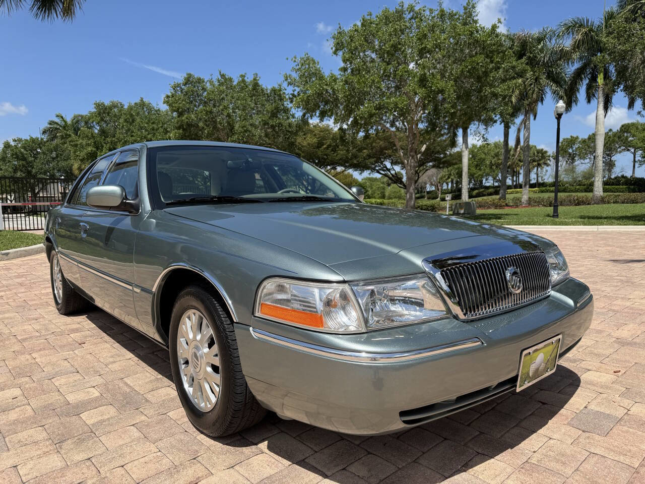 Used 2005 Mercury Grand Marquis LS image 1