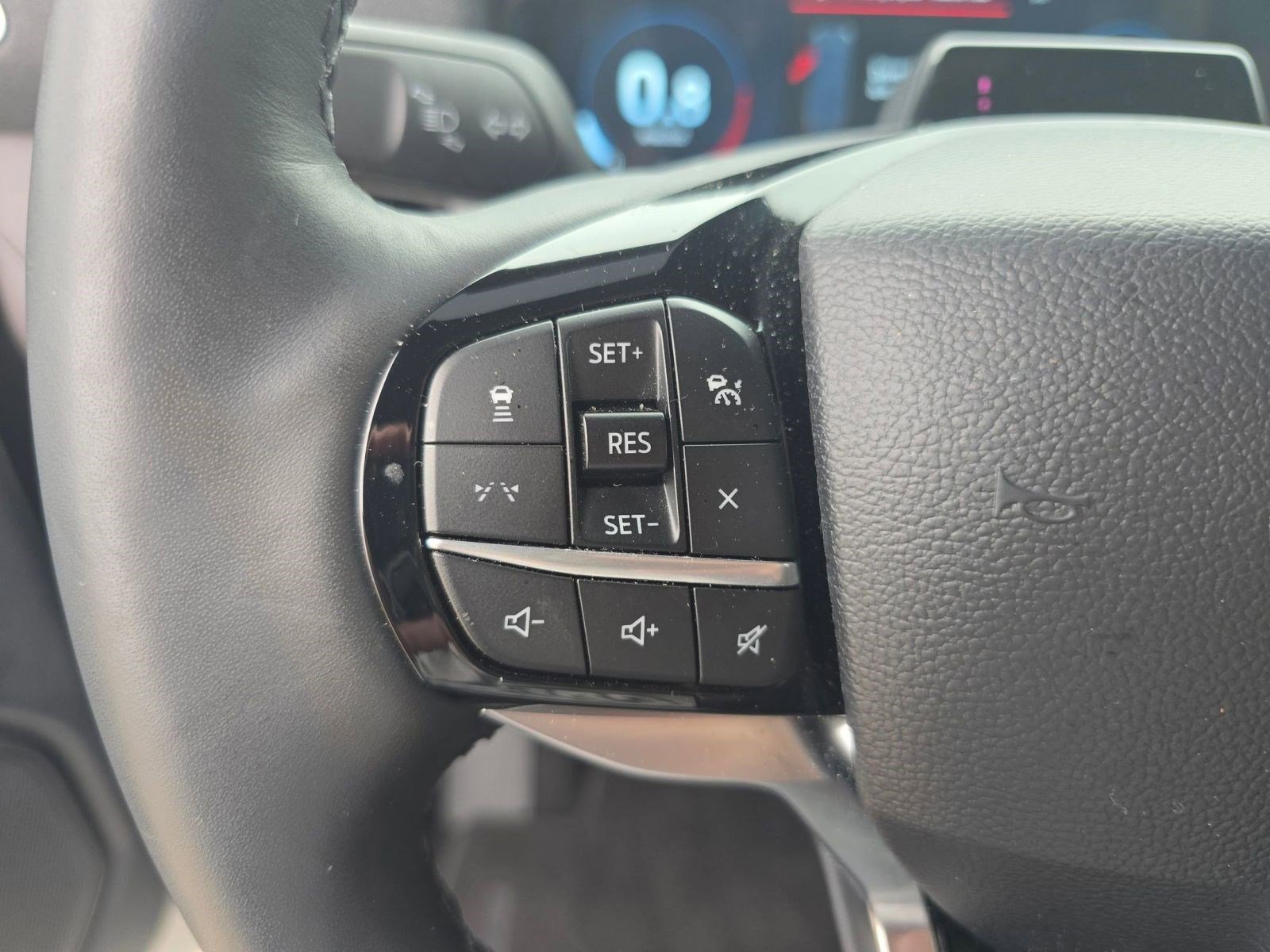 Used 2025 Ford Explorer Platinum image 16