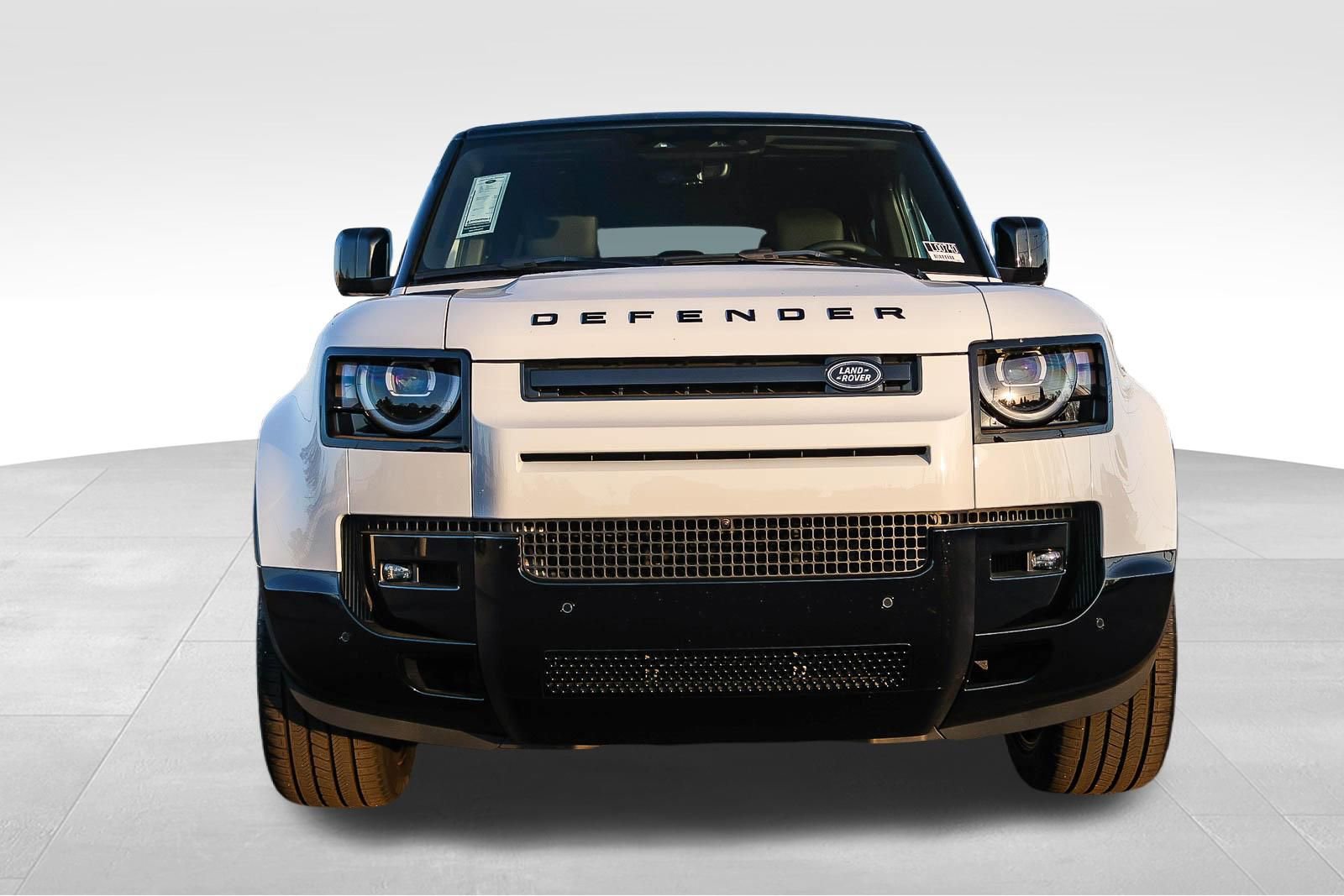 New 2026 Land Rover Defender 110 X-Dynamic SE image 2