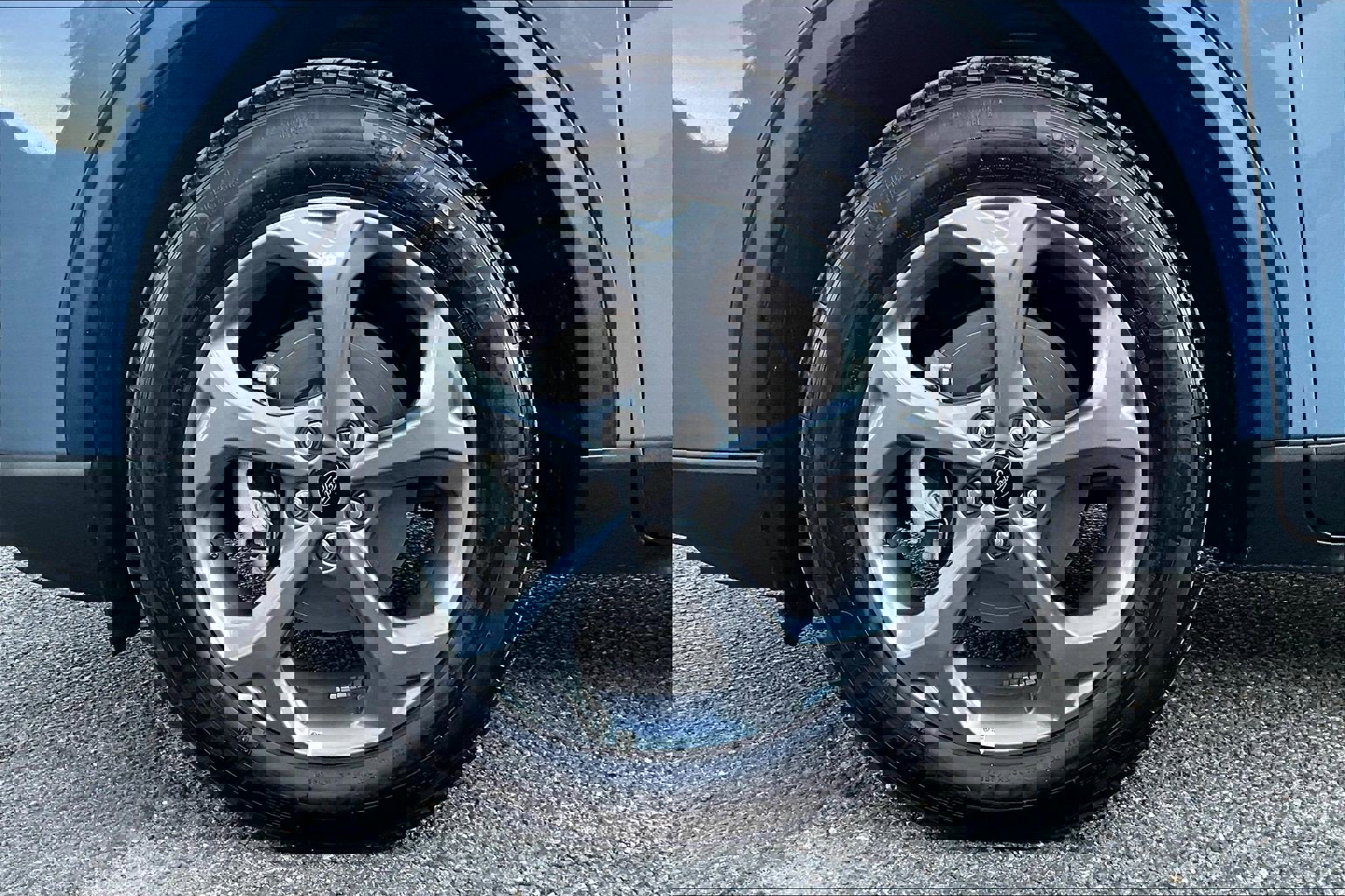 Used 2025 Ford Escape ST-Line w/ Cold Weather Package image 8