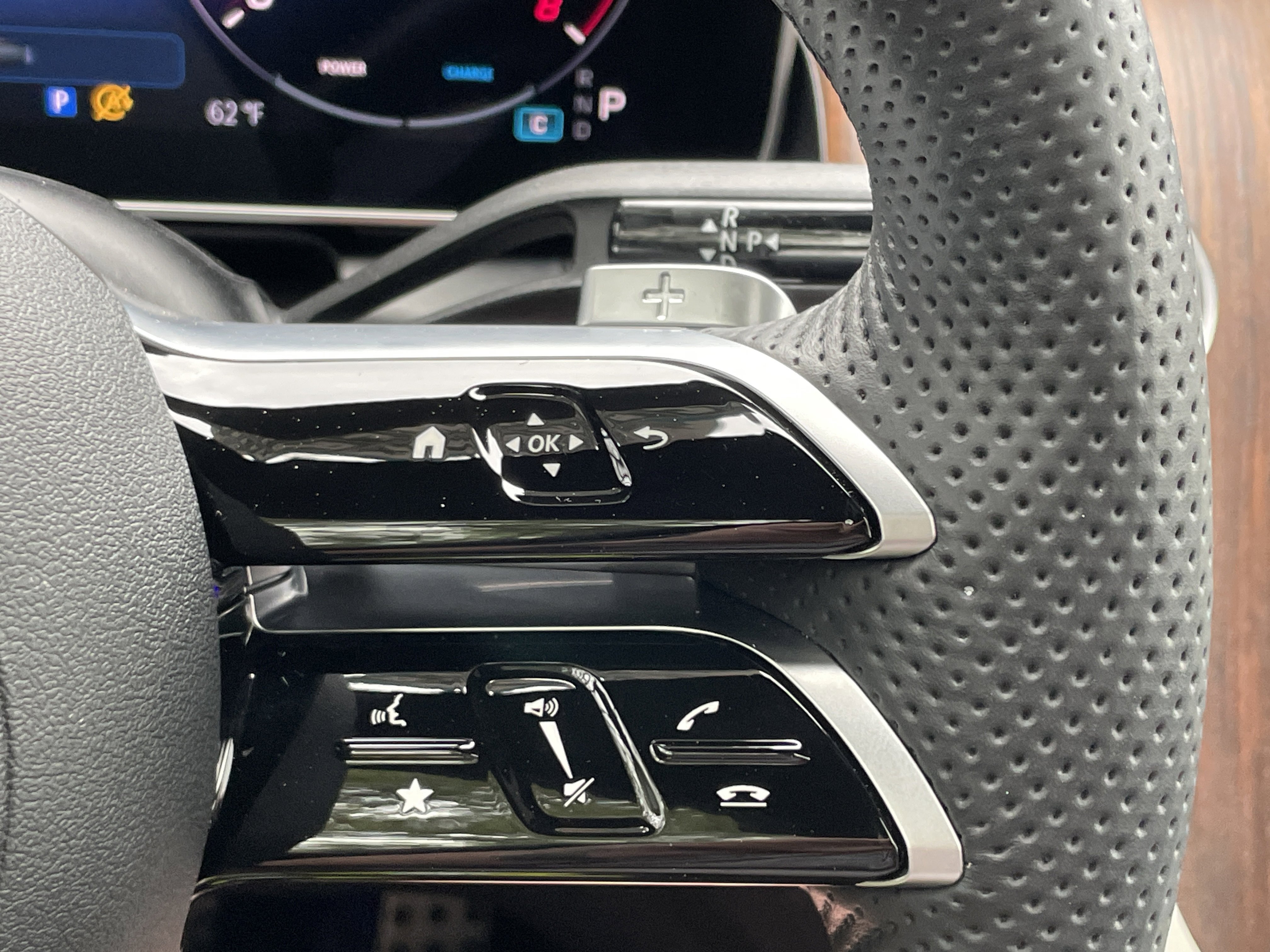 Certified 2025 Mercedes-Benz GLC 300 image 29