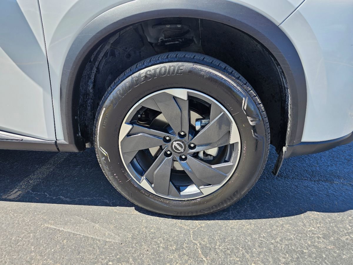 Used 2025 Nissan Rogue SV image 7