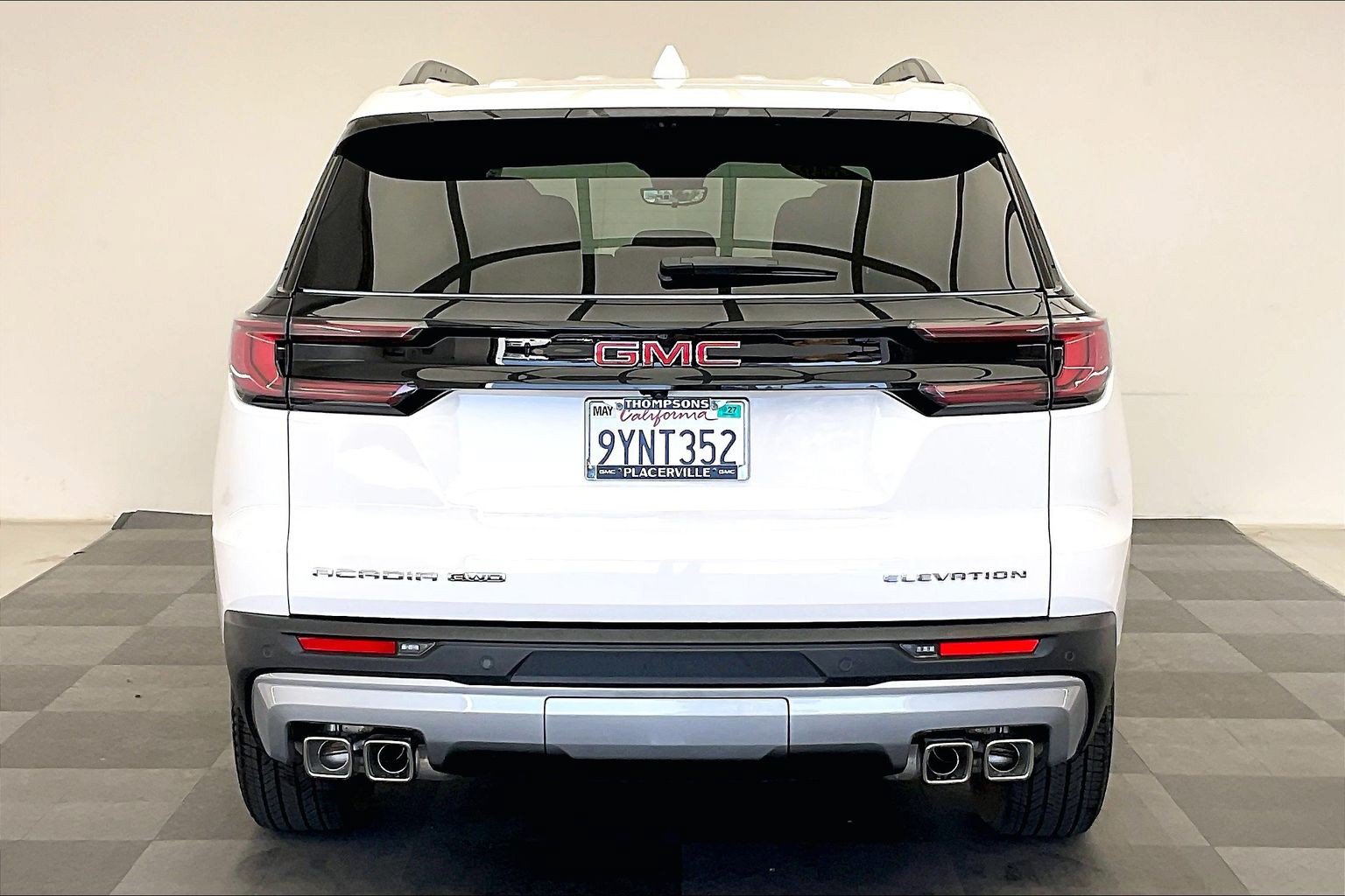 Used 2026 GMC Acadia Elevation w/ LPO, Floor Liner Package AWD/4WD image 3