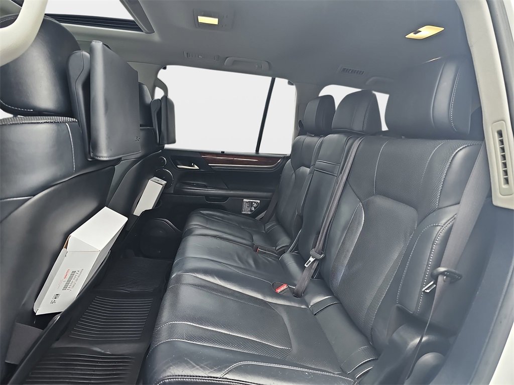 Used 2019 Lexus LX 570 4WD image 15