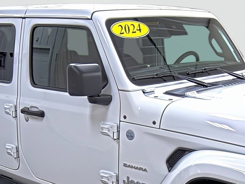 Used 2024 Jeep Wrangler Sahara w/ Technology Group image 15