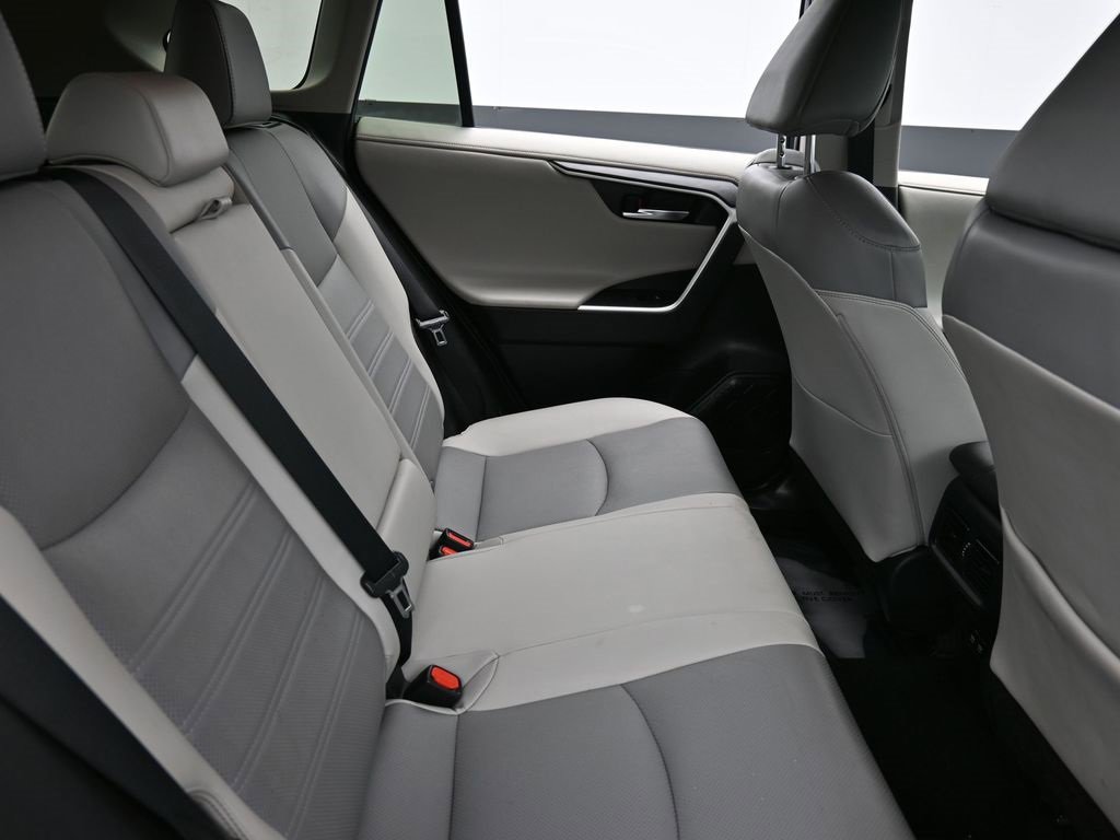 Used 2021 Toyota RAV4 Limited image 15