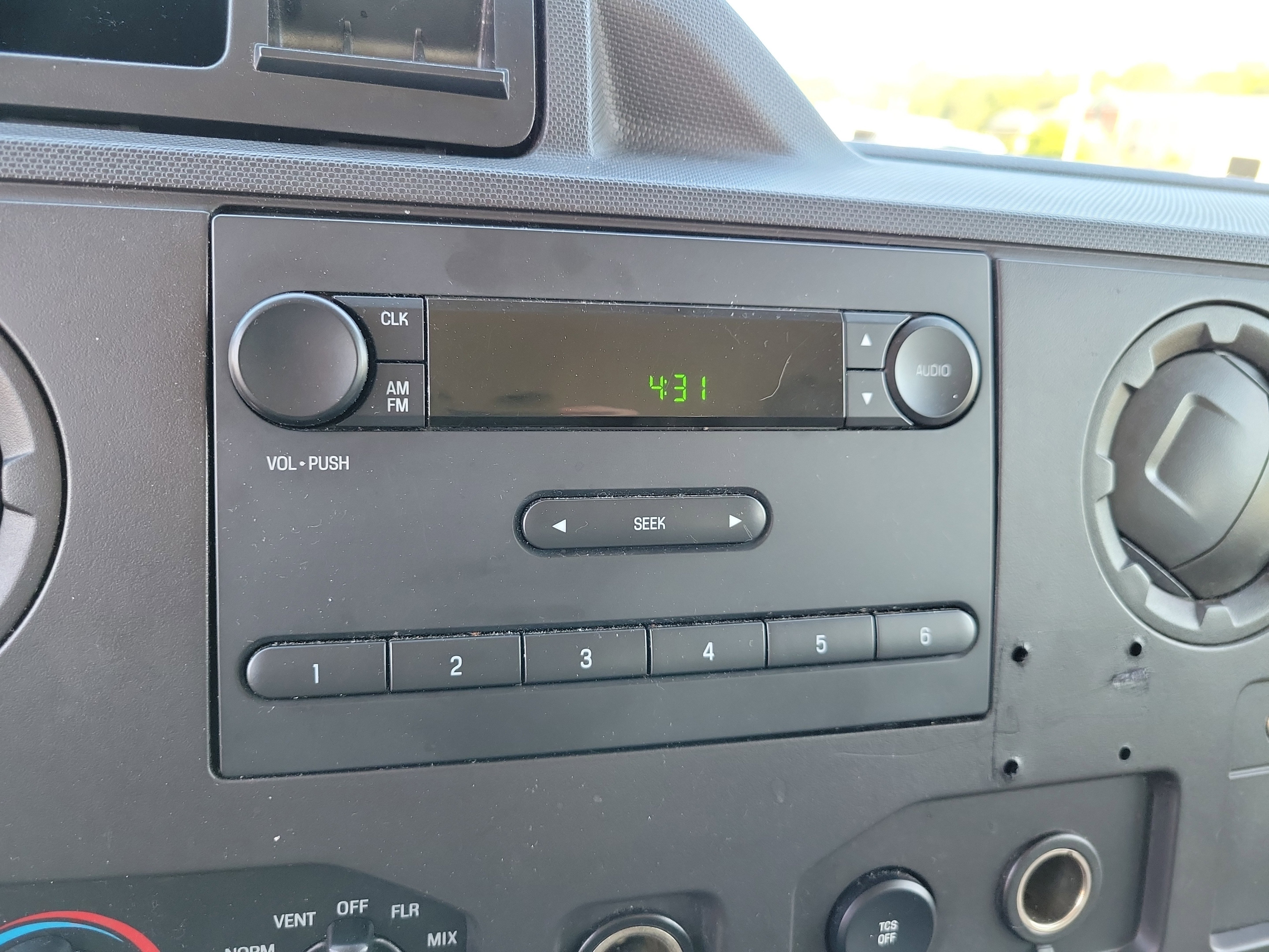 Used 2012 Ford E-350 and Econoline 350 XL w/ PWR Windows & Locks Group image 19