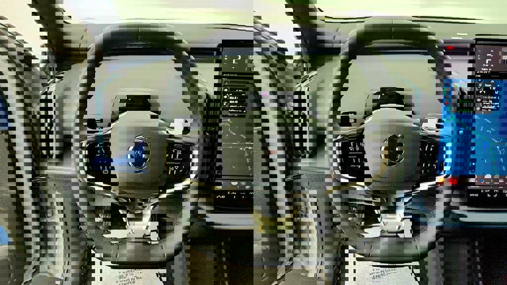 Used 2025 Volvo EX30 Ultra image 14