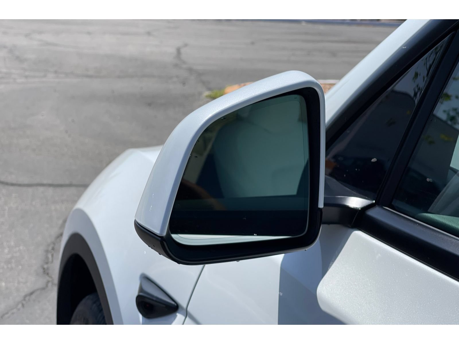 Used 2025 Tesla Model Y Long Range AWD/4WD image 52