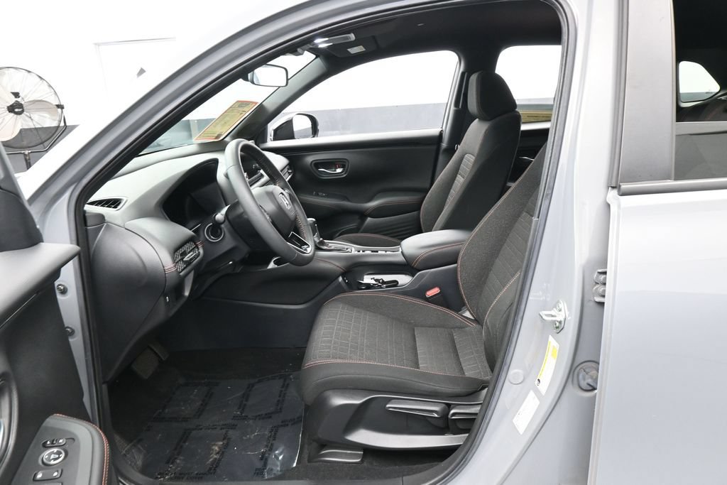 Used 2024 Honda HR-V Sport image 11