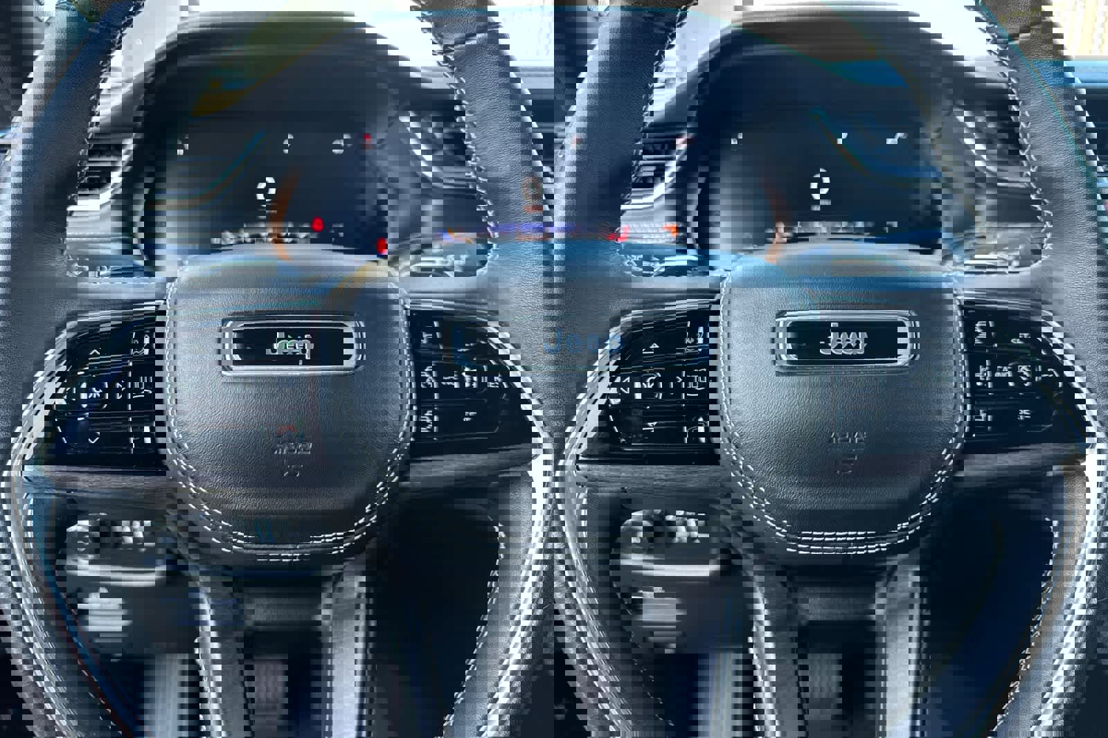 Used 2022 Jeep Grand Cherokee L Overland image 23