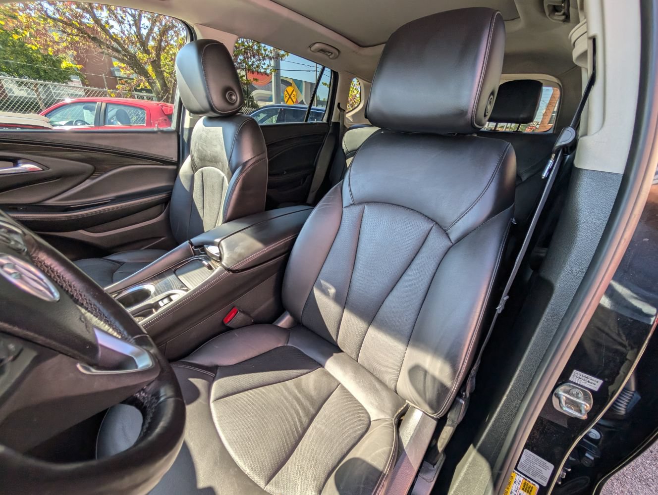 Used 2019 Buick Envision Essence FWD image 16
