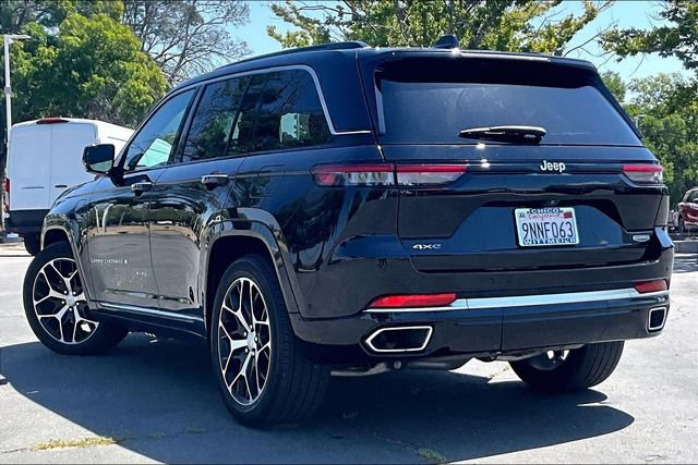 Used 2024 Jeep Grand Cherokee Summit AWD/4WD image 12