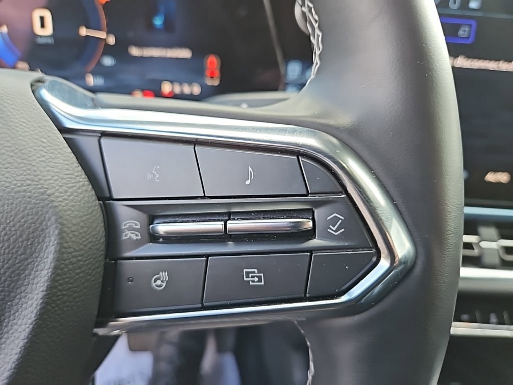 Used 2025 Chevrolet Equinox EV LT w/ Convenience Package image 14