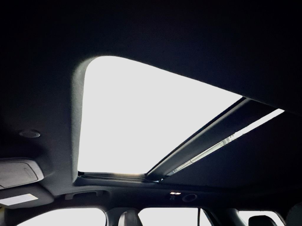 Used 2025 Ford Explorer ST-Line w/ Premium Package image 21