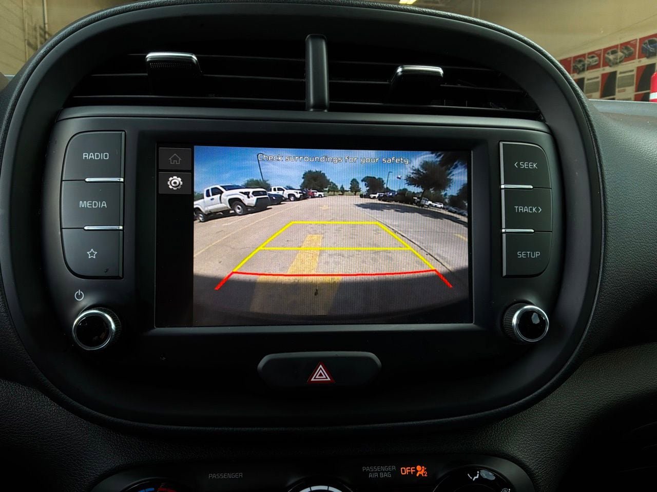 Used 2025 Kia Soul LX w/ LX Technology Package FWD image 29