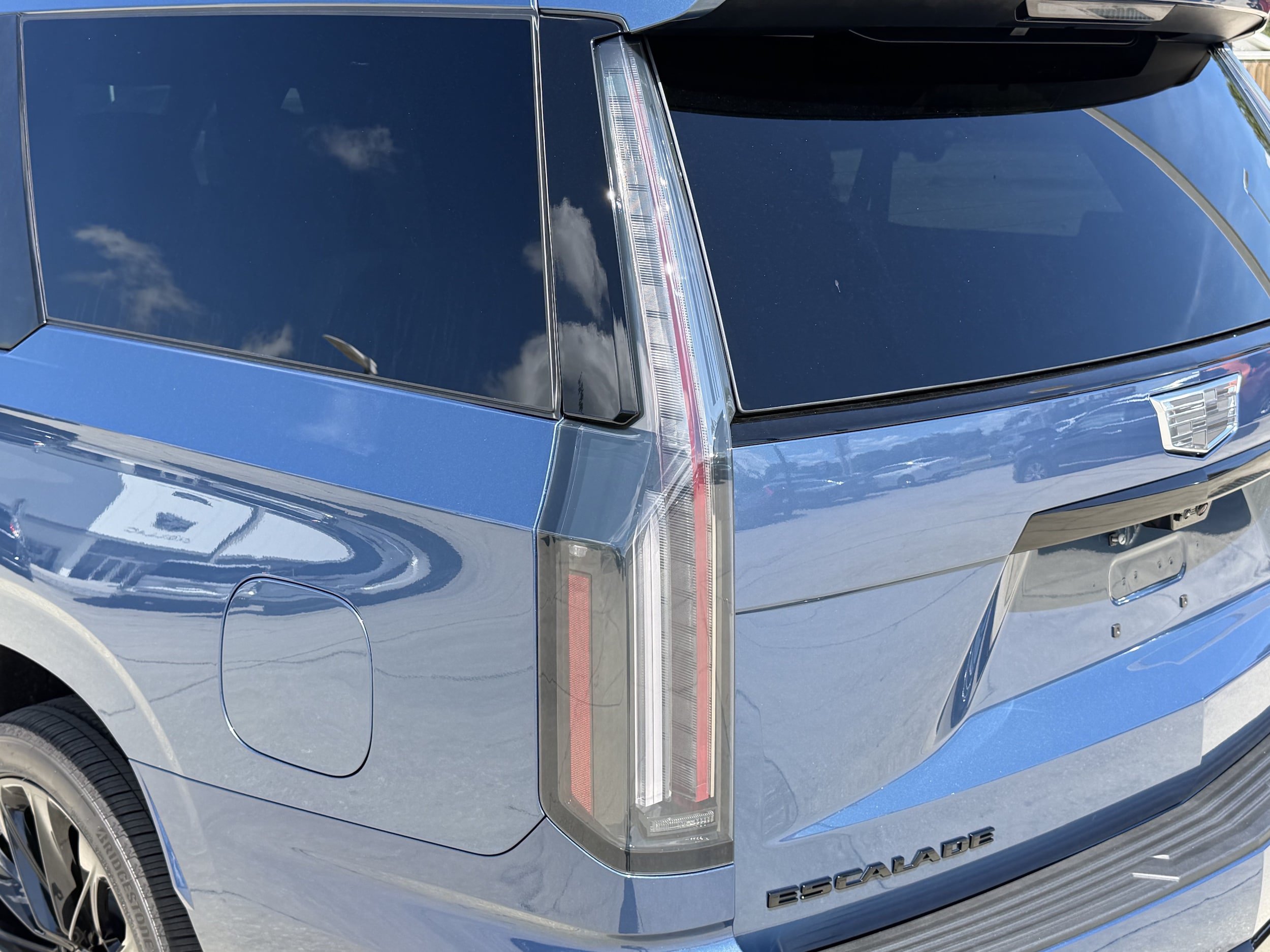 New 2026 Cadillac Escalade ESV Platinum Sport w/ LPO, ONYX Package AWD/4WD image 10
