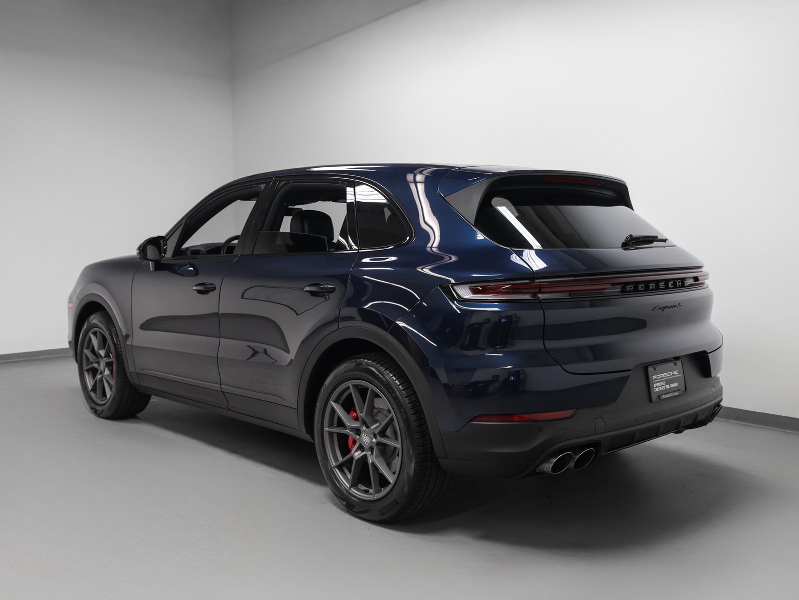 Certified 2024 Porsche Cayenne S w/ Premium Package Plus AWD/4WD image 3