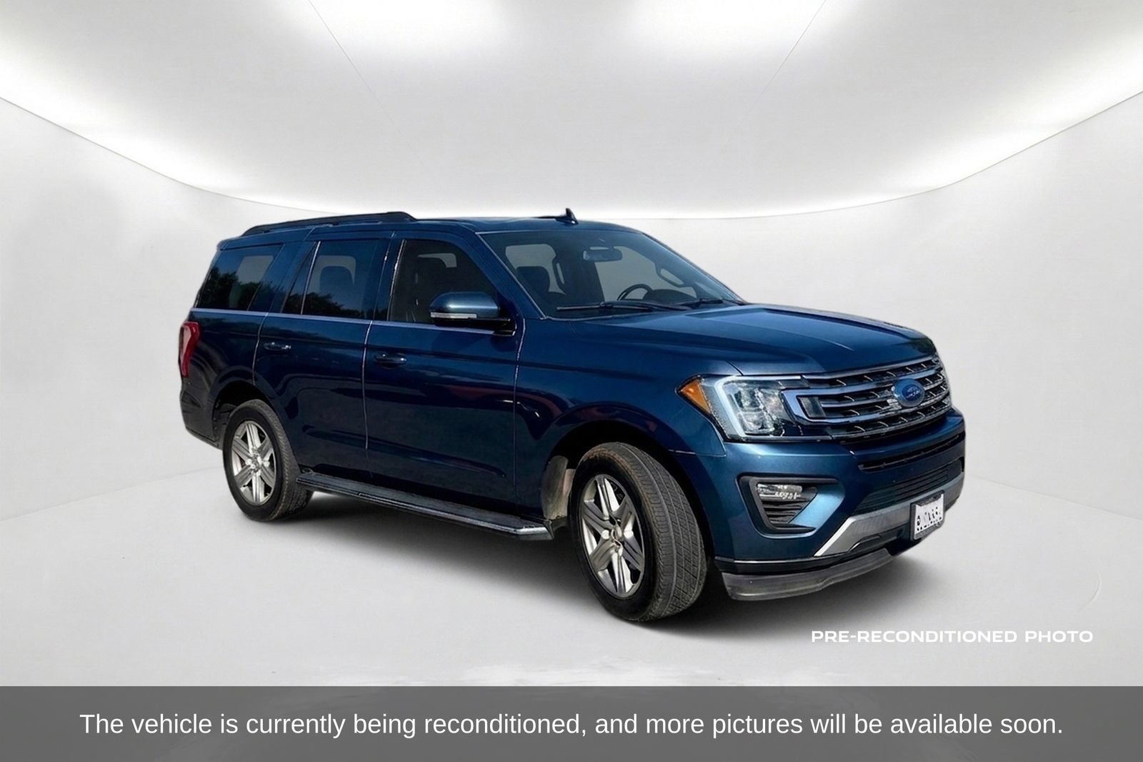 Used 2020 Ford Expedition XLT w/ Equipment Group 202A RWD image 3