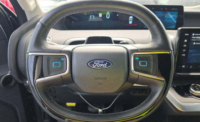 Used 2025 Ford Expedition Platinum AWD/4WD image 4