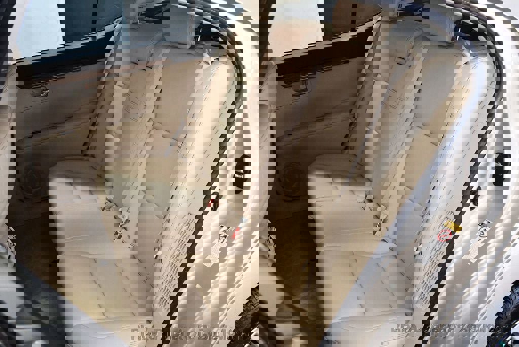 Used 2013 Lexus ES 300h image 24