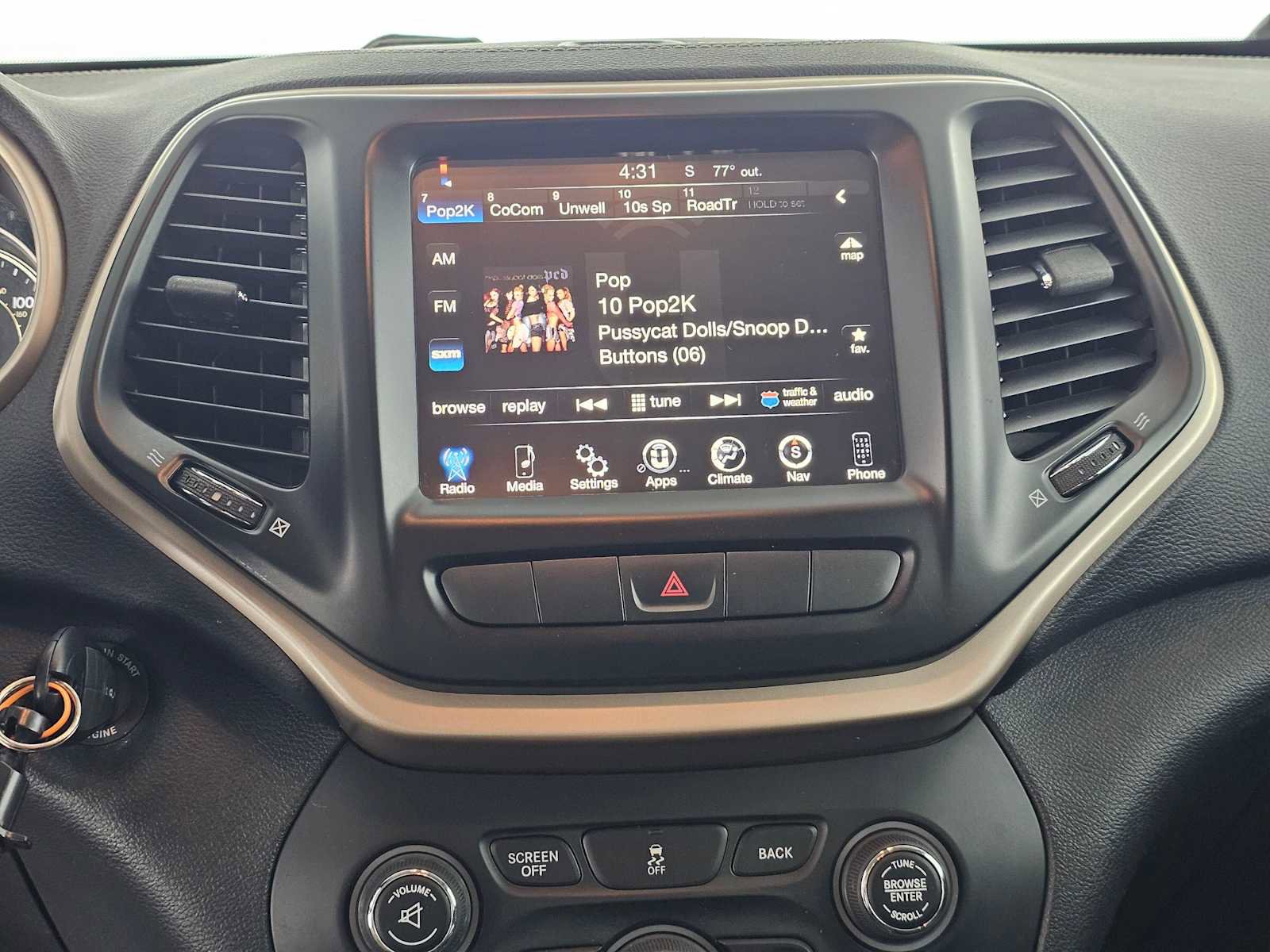 Used 2014 Jeep Cherokee Latitude image 25