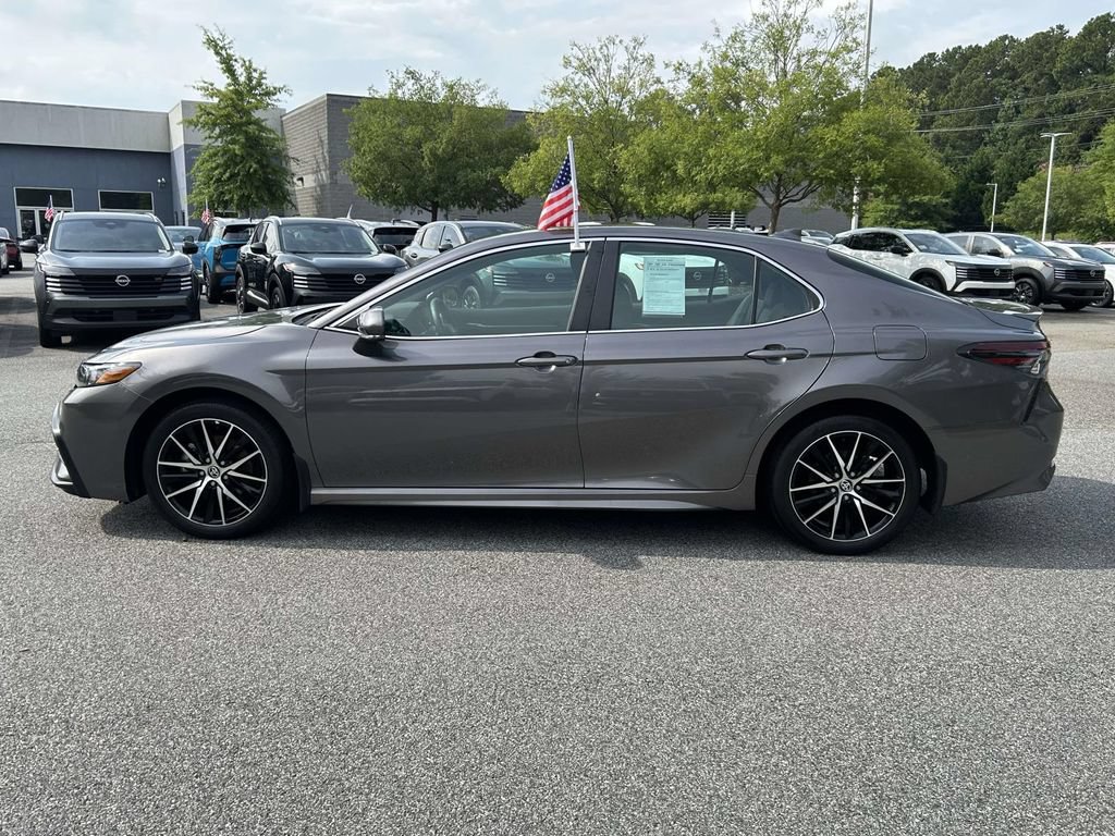 Used 2023 Toyota Camry SE FWD image 2