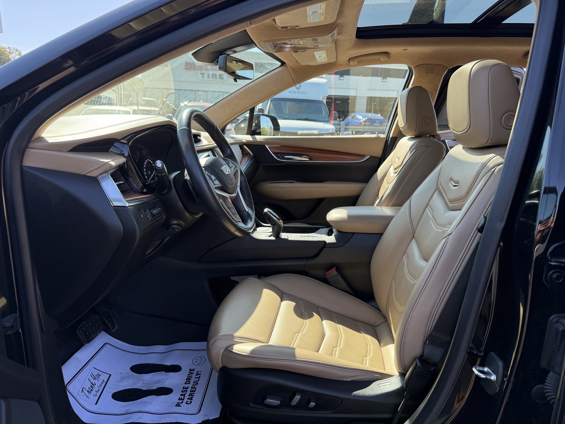 Used 2019 Cadillac XT5 Platinum AWD/4WD image 30