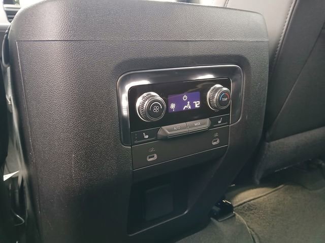 Certified 2022 GMC Yukon SLT w/ SLT Luxury Package image 31