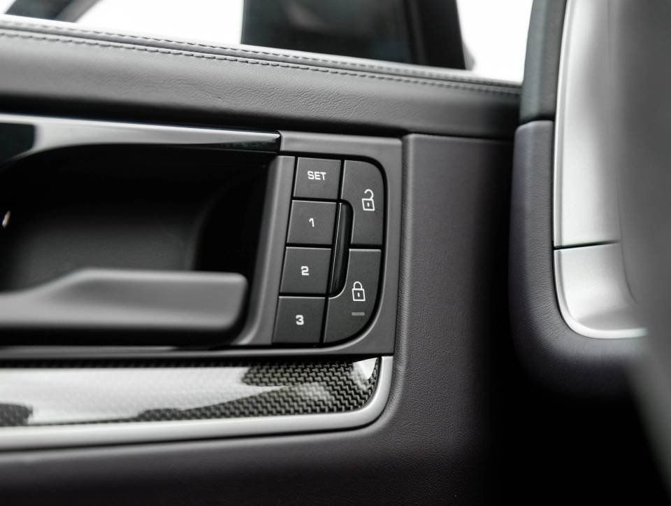 New 2026 Porsche Cayenne S image 19