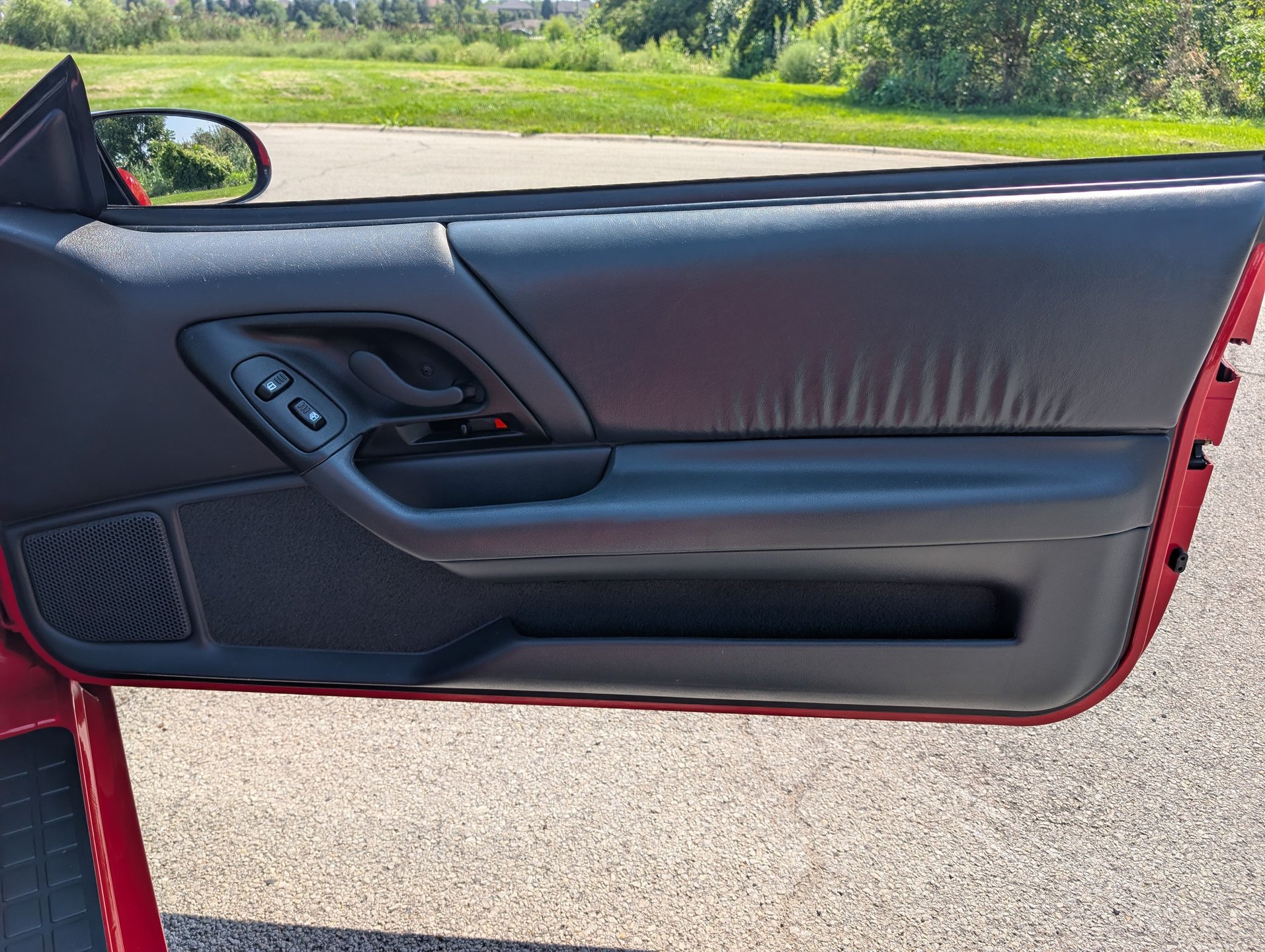 Used 1994 Chevrolet Camaro Z28 RWD image 85