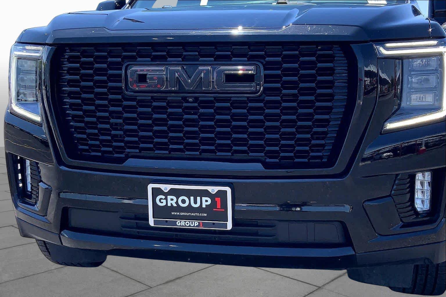 Used 2021 GMC Yukon Denali w/ Denali Premium Package AWD/4WD image 30