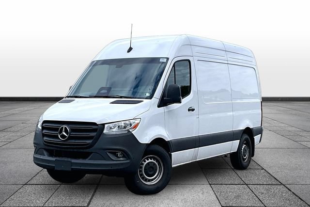Used 2025 Mercedes-Benz Sprinter 2500 image 2