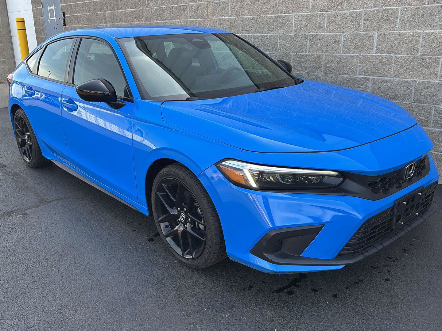Used 2022 Honda Civic Sport image 2