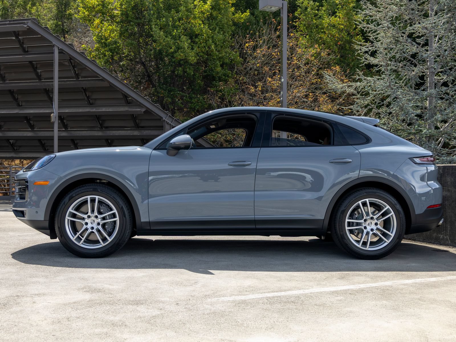 New 2026 Porsche Cayenne Coupe AWD/4WD image 2