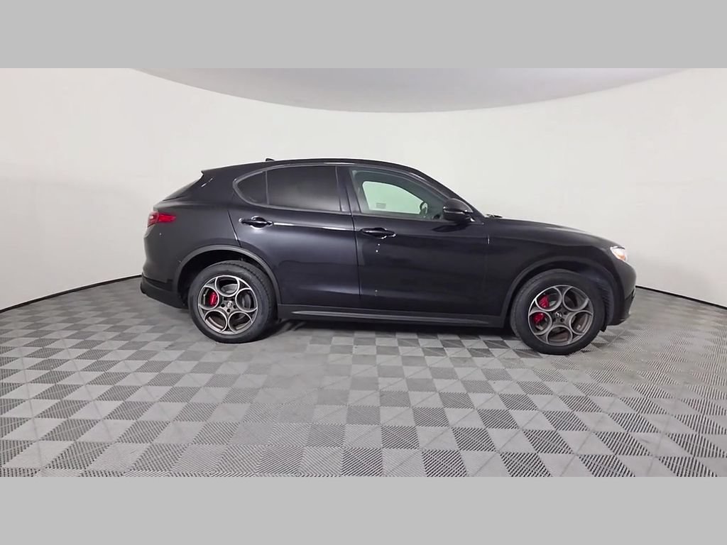 Used 2023 Alfa Romeo Stelvio Sprint RWD image 37