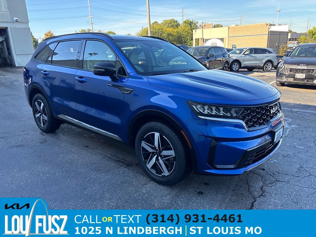 Used 2023 Kia Sorento S w/ Panoramic Sunroof Package