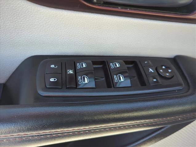 Used 2020 Chrysler Pacifica Limited image 12