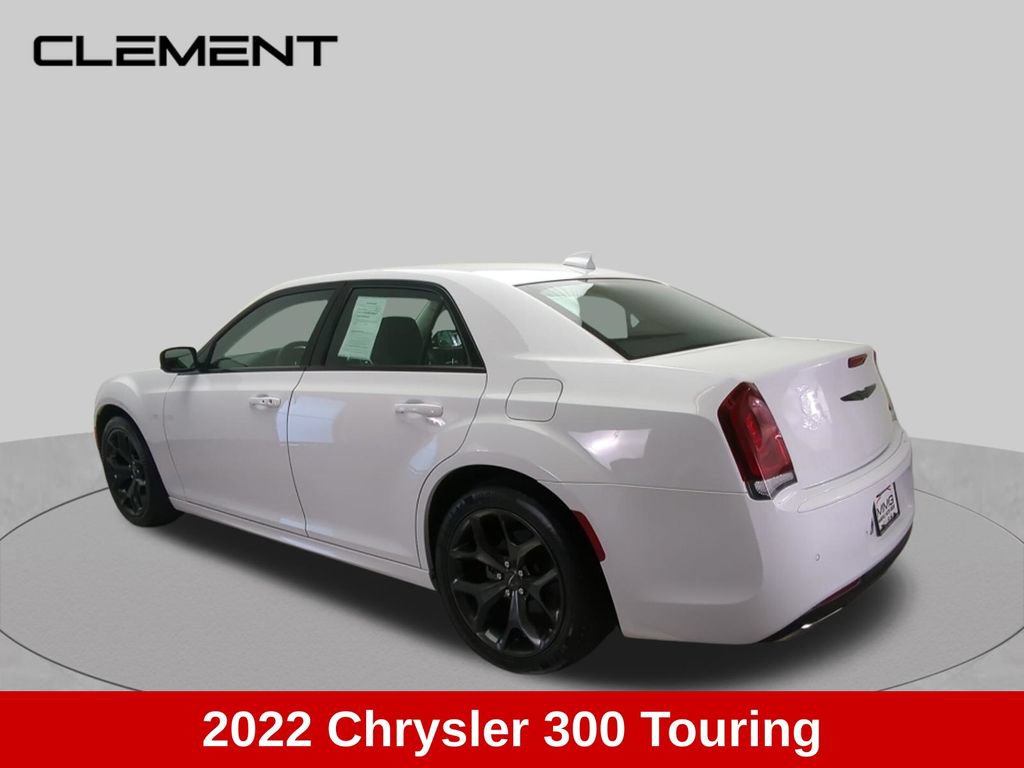 Used 2022 Chrysler 300 Touring L RWD image 4