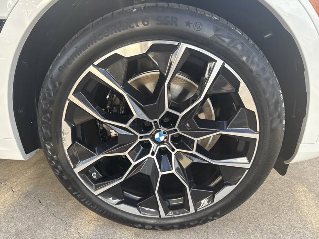 Certified 2023 BMW X7 xDrive40i w/ M Sport Package image 41