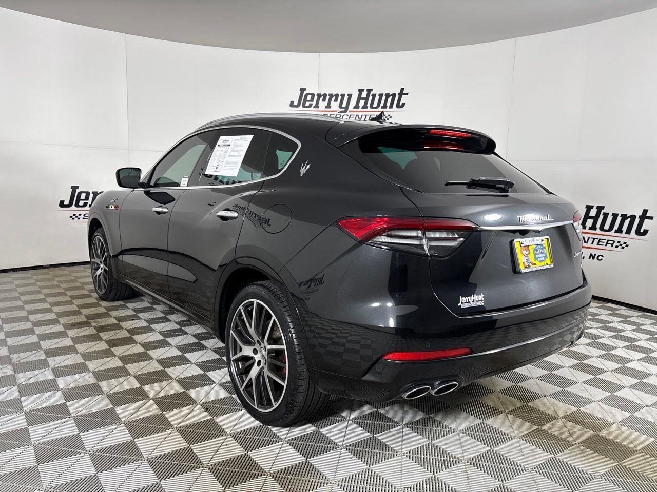 Used 2022 Maserati Levante GT AWD/4WD image 6