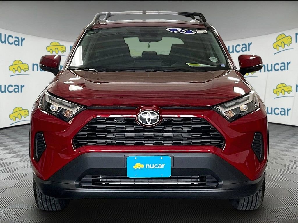 Used 2025 Toyota RAV4 XLE AWD/4WD image 2