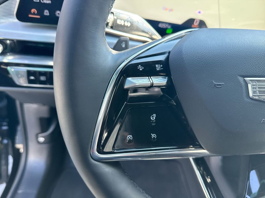 Used 2025 Cadillac Lyriq Luxury image 17