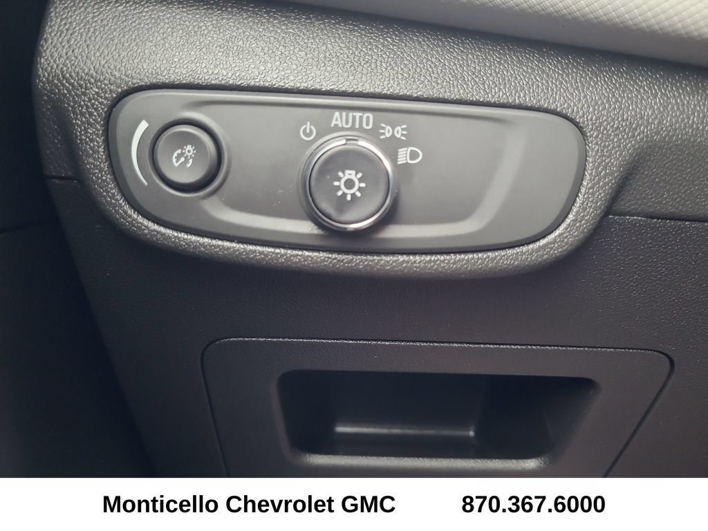 Used 2025 Chevrolet TrailBlazer LS w/ LS Convenience Package FWD image 18